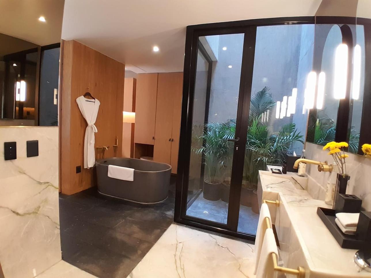 Volga Hotel 5*